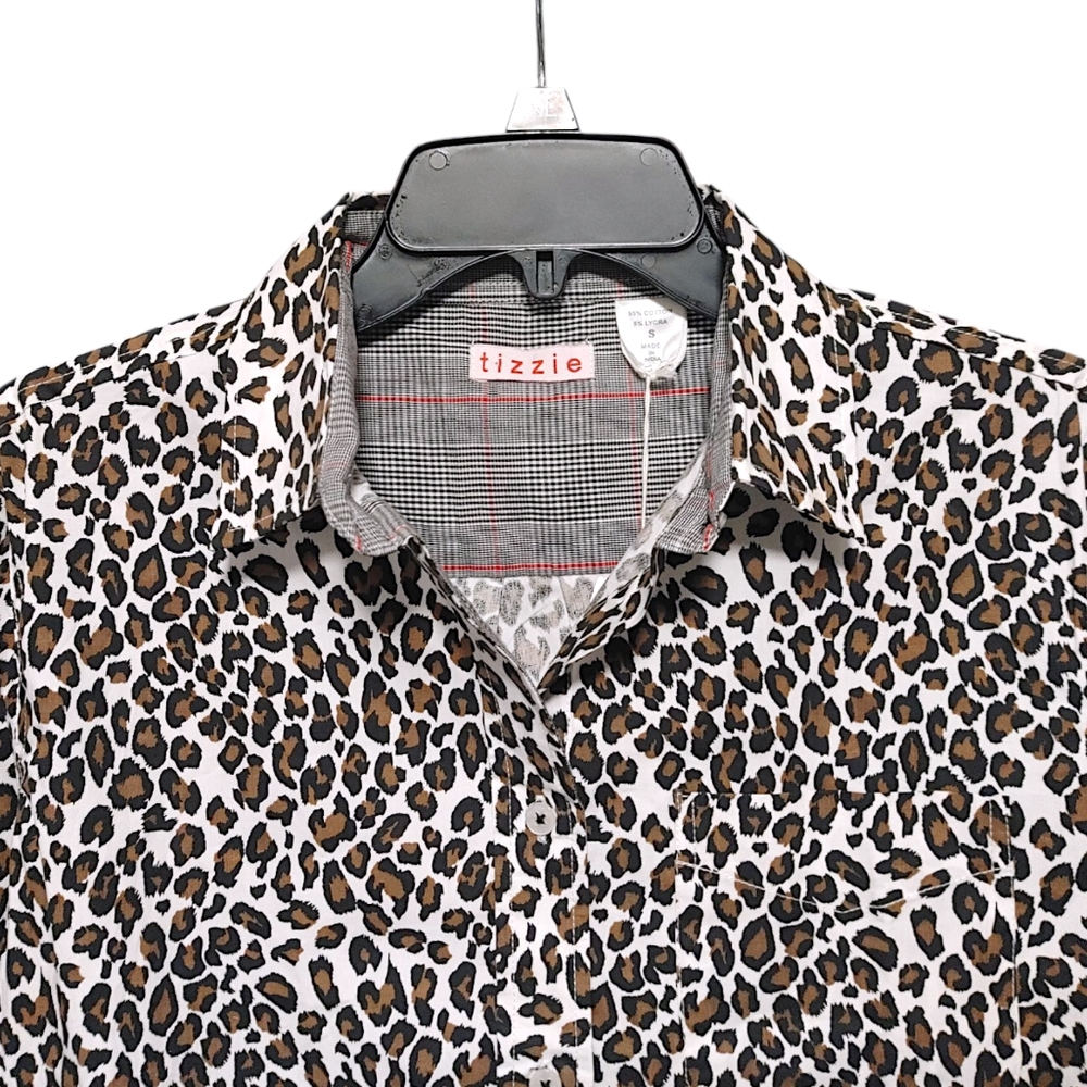 Tizzie Leopard Print Button Up Lace Hem Collared Blouse Top Women Size Small NWT - Picture 6 of 12